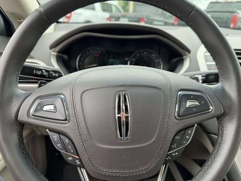 Used 2020 Lincoln MKZ Reserve FWD image 27
