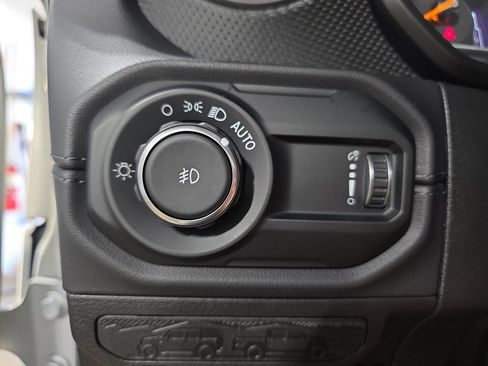 Used 2024 Jeep Wrangler Unlimited Rubicon w/ Convenience Group AWD/4WD image 24