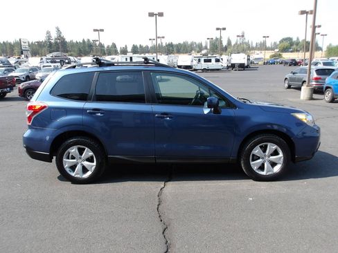 Used 2014 Subaru Forester 2.5i Premium AWD/4WD image 6