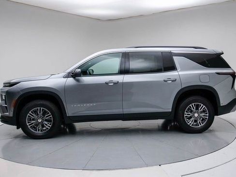 New 2026 Chevrolet Traverse LT w/ Enhanced Driving Package FWD image 3