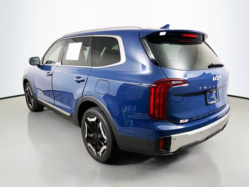Used 2023 Kia Telluride S image 8