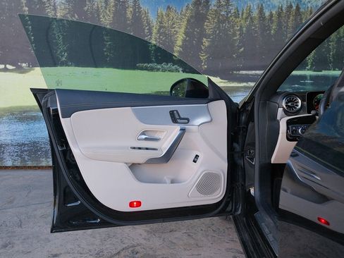 Used 2020 Mercedes-Benz CLA 250 image 9