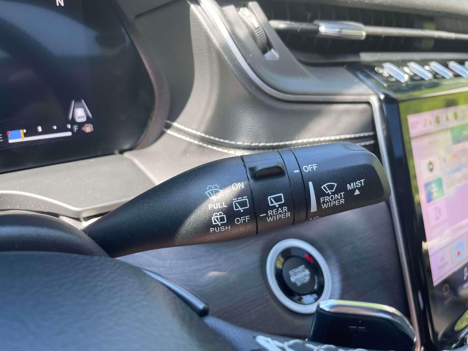 Used 2023 Jeep Grand Cherokee Limited AWD/4WD image 25