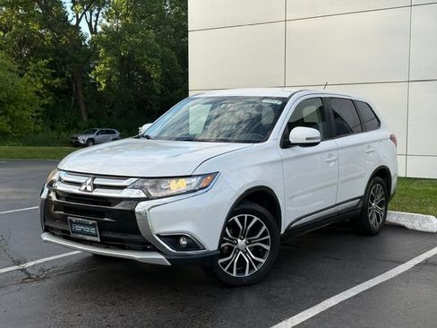Used 2016 Mitsubishi Outlander SE AWD/4WD image 2