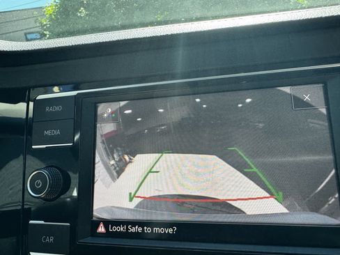 Used 2019 Volkswagen Jetta SE FWD image 9