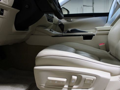 Used 2013 Lexus ES 350 w/ Luxury Pkg image 26