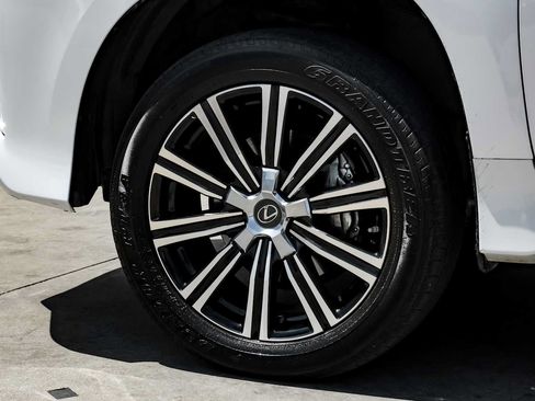 Used 2021 Lexus LX 570 4WD w/ Luxury Package image 59