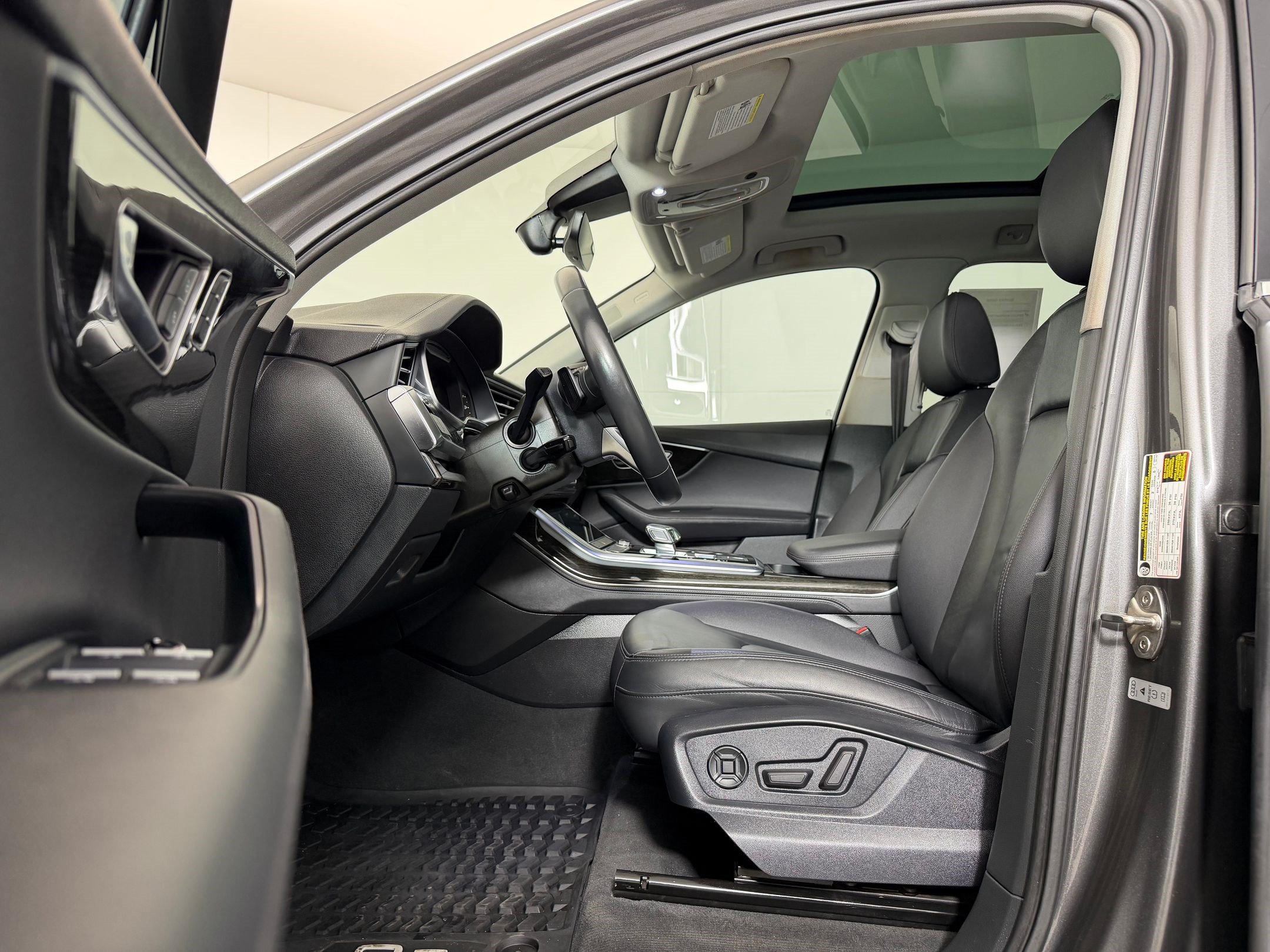 Used 2023 Audi Q7 3.0T Premium Plus AWD/4WD image 5