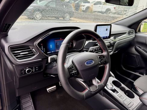 Certified 2024 Ford Escape ST-Line image 8
