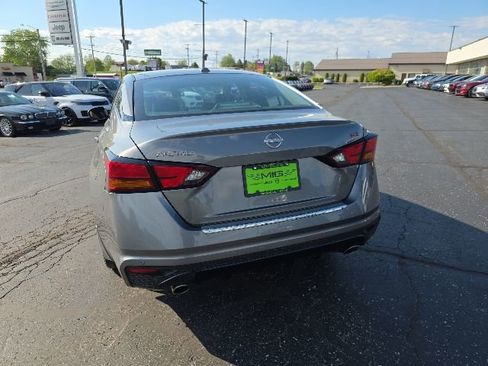 Used 2023 Nissan Altima 2.5 SR w/ SR Premium Package FWD image 5