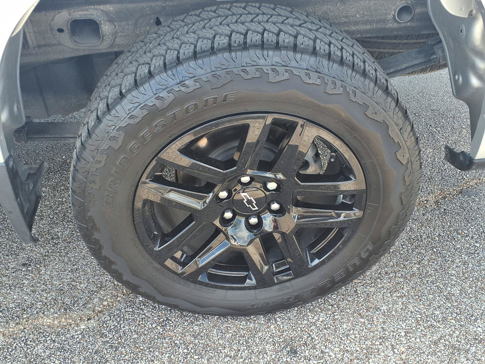 Used 2021 Chevrolet Silverado 1500 LT AWD/4WD image 24
