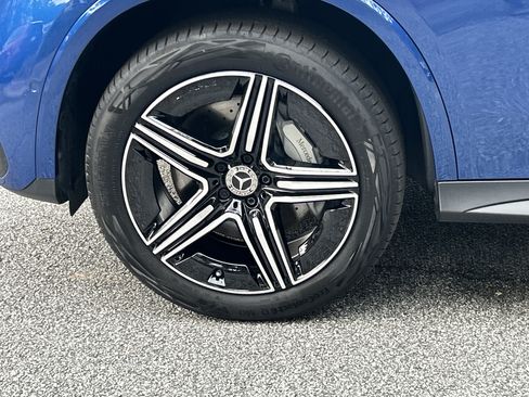 Certified 2025 Mercedes-Benz GLC 300 image 17