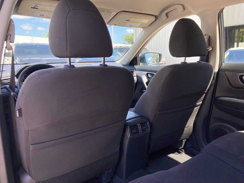 Used 2016 Nissan Rogue SV FWD image 20