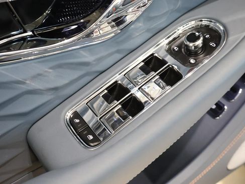 New 2026 Bentley Continental GTC AWD/4WD image 13