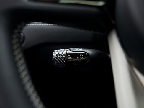 Used 2025 Bentley Flying Spur Plug-In Hybrid image 66