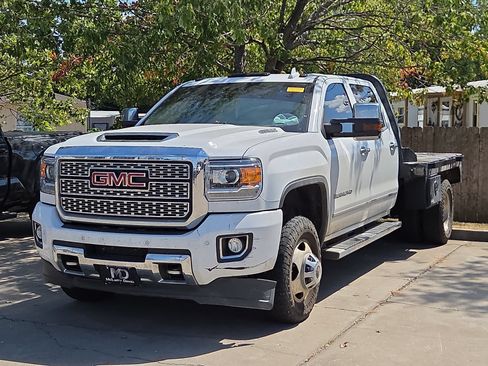 Used 2019 GMC Sierra 3500 Denali w/ Duramax Plus Package AWD/4WD image 2