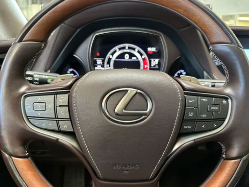 Used 2019 Lexus LS 500 w/ Interior Upgrade Package image 25