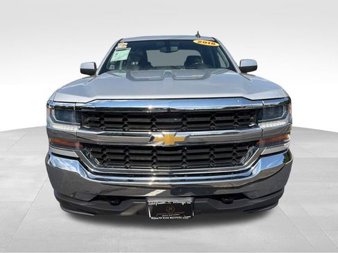 Used 2018 Chevrolet Silverado 1500 LT w/ Trailering Package AWD/4WD image 10