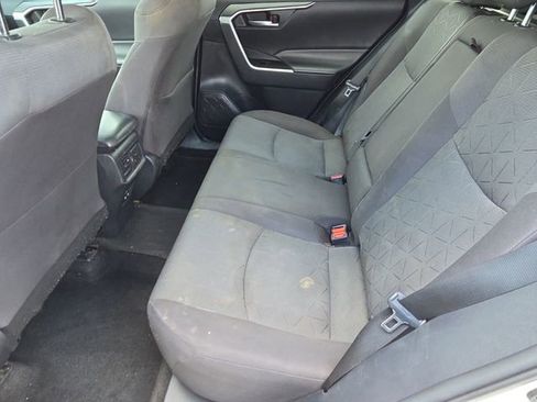 Used 2021 Toyota RAV4 XLE FWD image 13