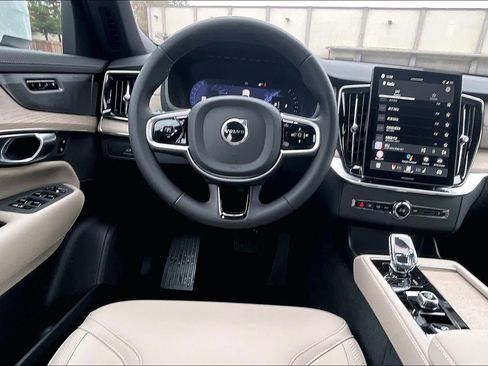 New 2026 Volvo XC90 B6 Plus w/ Protection Package Premier image 15