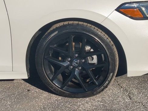 Used 2025 Honda Civic Sport image 10