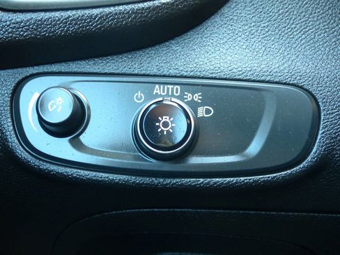 Used 2019 Chevrolet Trax LS image 23