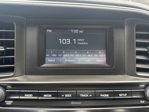 Used 2020 Hyundai Elantra SE w/ Cargo Package (C1) FWD image 19