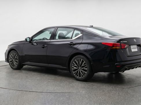 Used 2025 Nissan Altima 2.5 SV FWD image 6