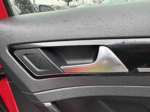 Used 2017 Volkswagen GTI SE image 37