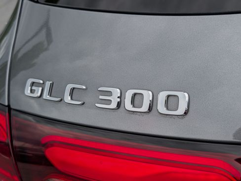 Used 2023 Mercedes-Benz GLC 300 4MATIC image 9