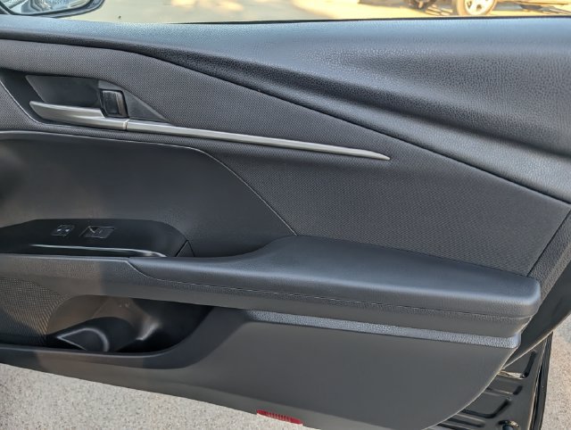 Used 2025 Toyota Camry LE FWD image 33