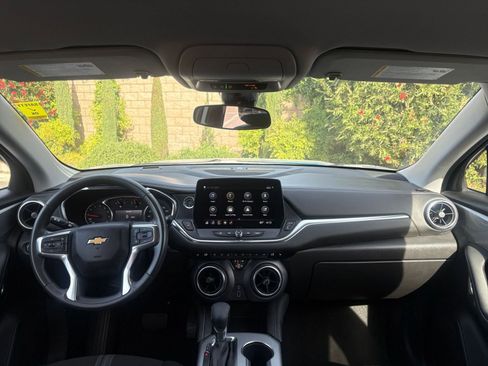 Used 2025 Chevrolet Blazer LT image 35