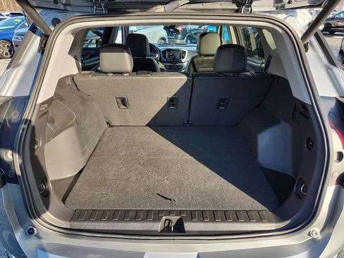 Used 2023 GMC Terrain SLT image 29