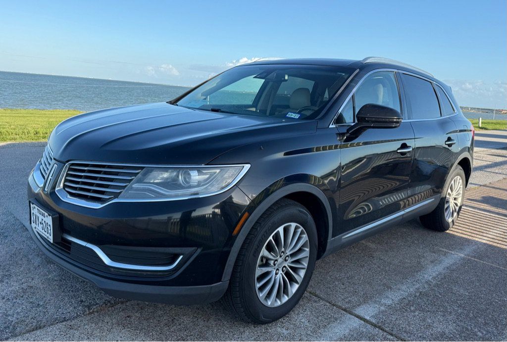 Used 2017 Lincoln MKX Select w/ Select Plus Package FWD image 1