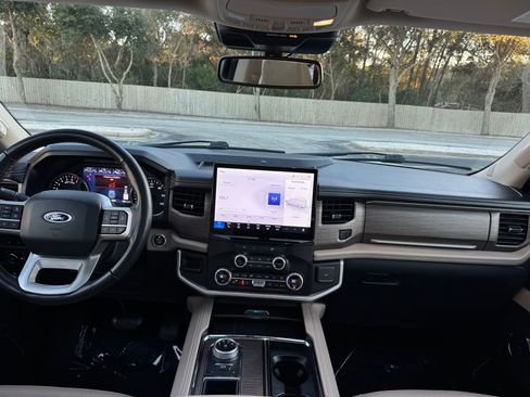 Used 2024 Ford Expedition Max Limited image 27