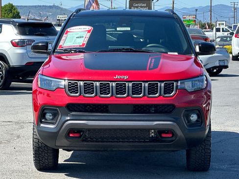 Used 2025 Jeep Compass Trailhawk AWD/4WD image 9