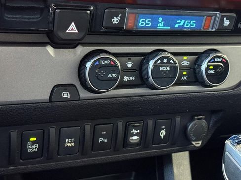 Certified 2017 Toyota Tacoma TRD Sport RWD image 20