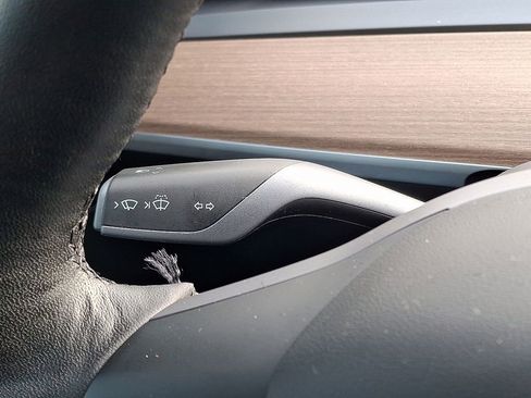 Used 2021 Tesla Model Y Long Range image 26