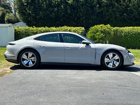 Certified 2023 Porsche Taycan RWD image 9