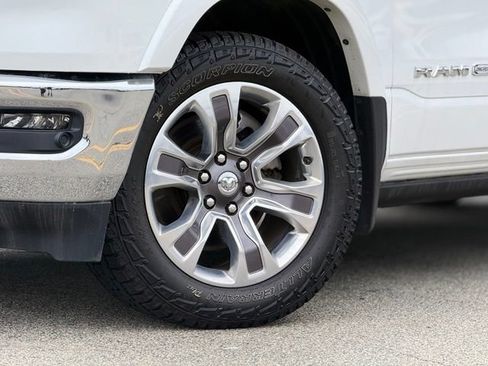 Used 2022 RAM 1500 Limited AWD/4WD image 2