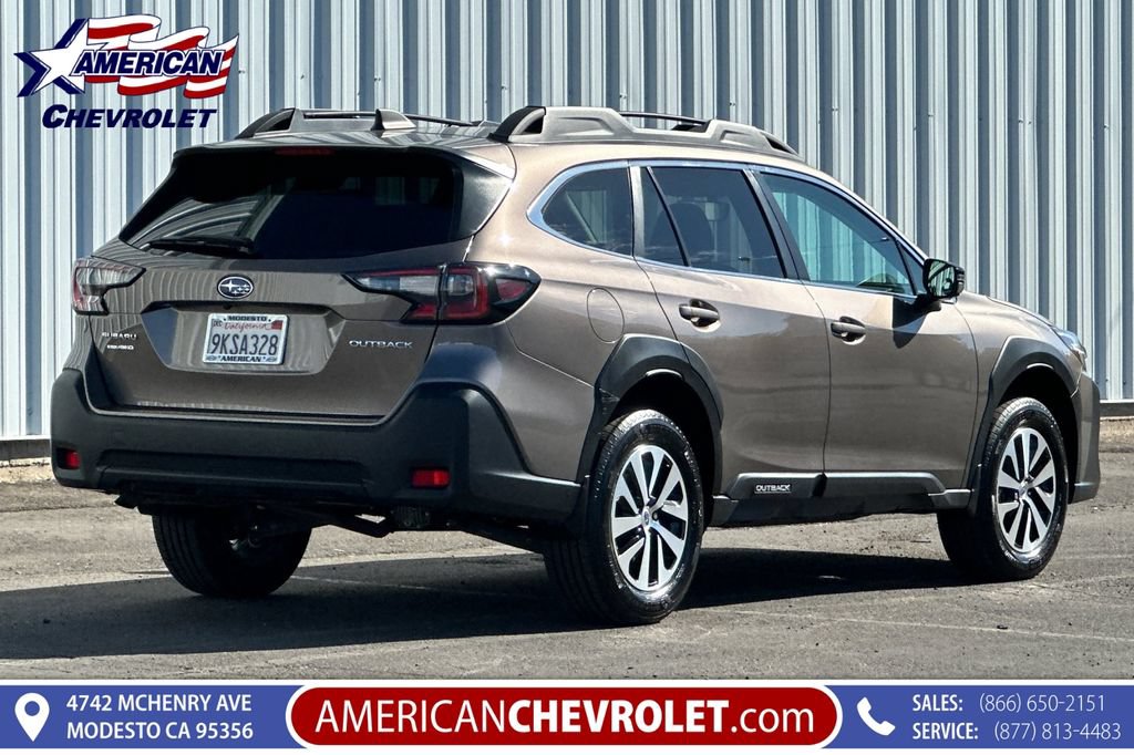 Used 2024 Subaru Outback Premium AWD/4WD image 4