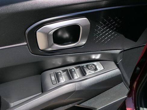 Used 2024 Kia Sorento S w/ Panoramic Sunroof Package FWD image 13