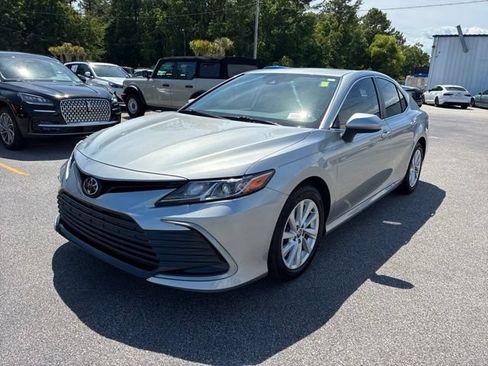 Used 2022 Toyota Camry LE FWD image 7