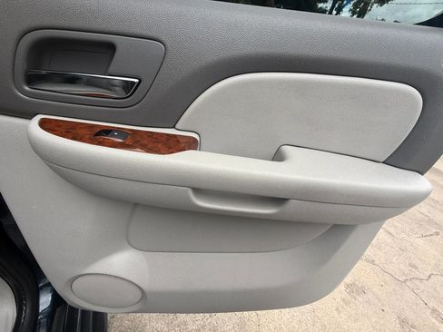 Used 2007 Chevrolet Suburban LTZ w/ LTZ Preferred Equipment Group image 23