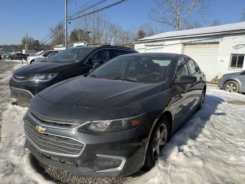 Used 2018 Chevrolet Malibu LS image 1