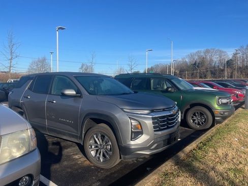 Used 2025 Chevrolet Equinox LT image 23