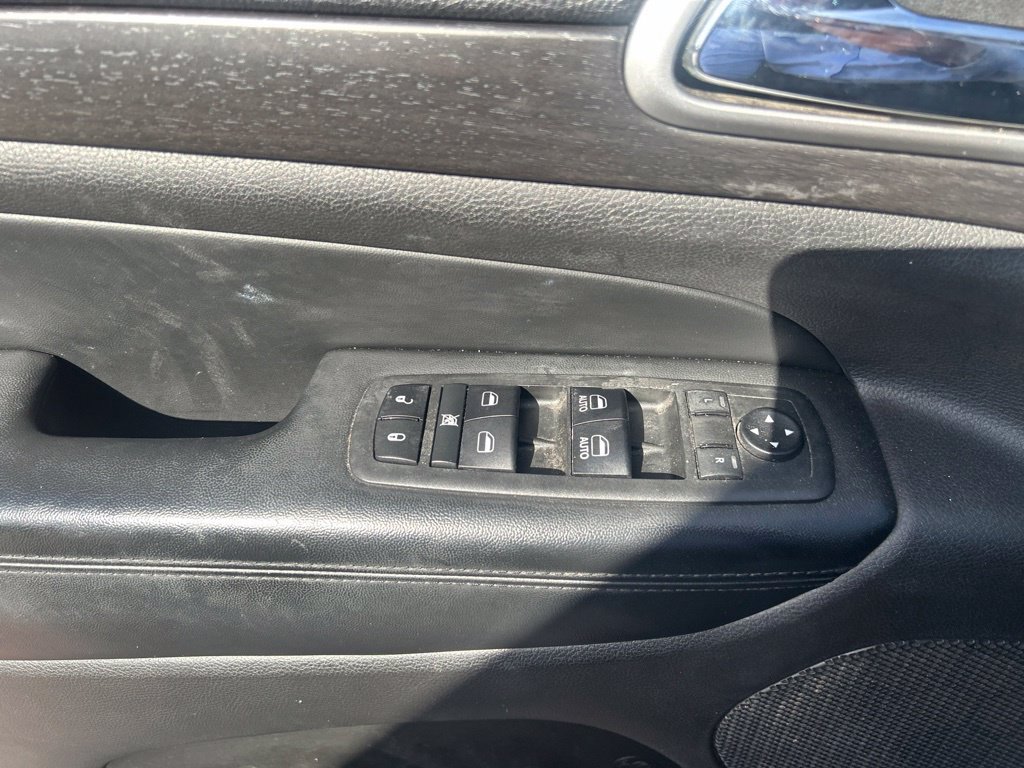 Used 2018 Jeep Grand Cherokee Laredo RWD image 6
