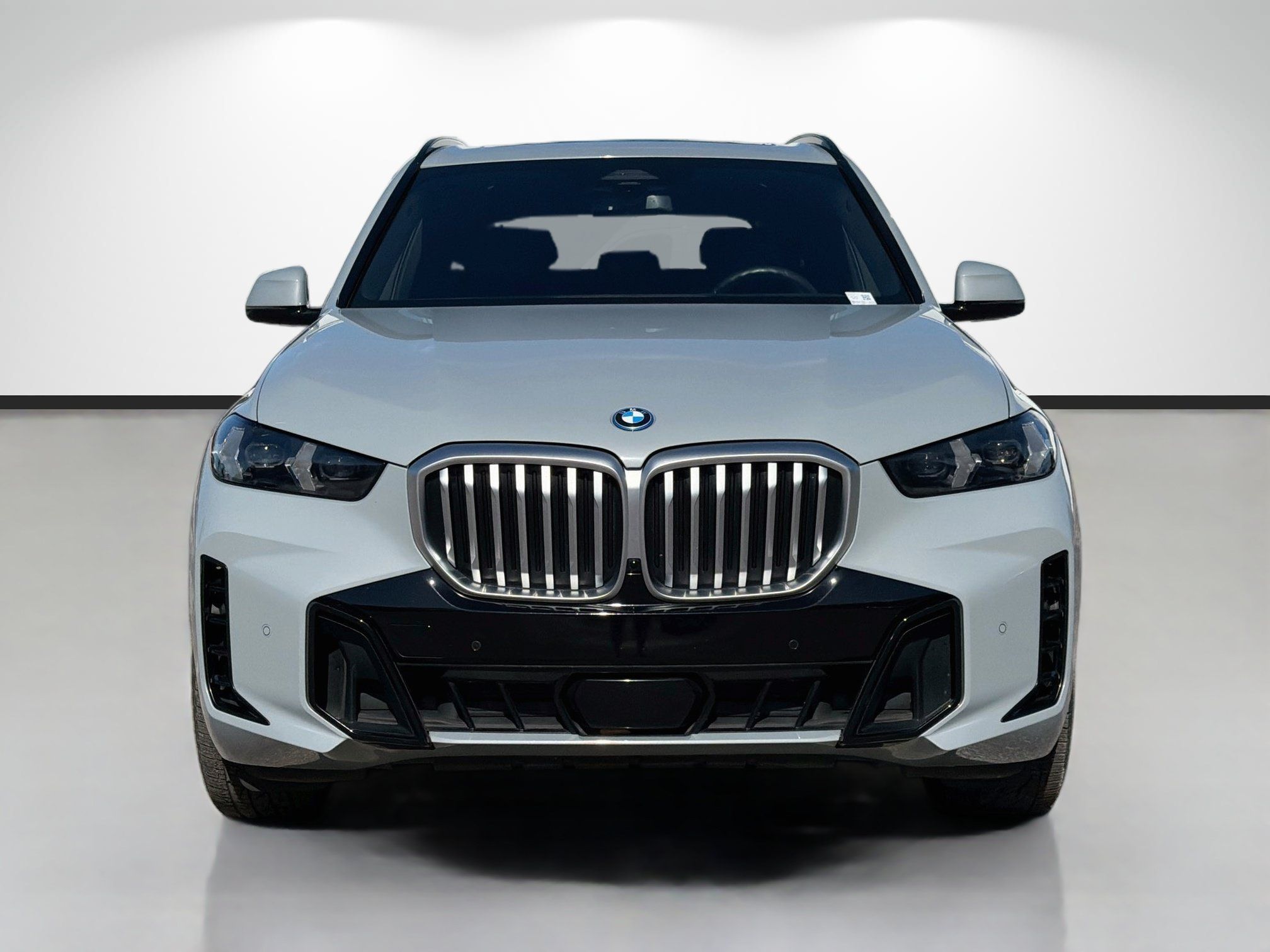 Used 2024 BMW X5 xDrive50e w/ M Sport Package AWD/4WD image 8