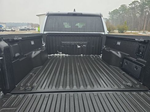 Used 2025 Toyota Tacoma TRD Off-Road AWD/4WD image 11