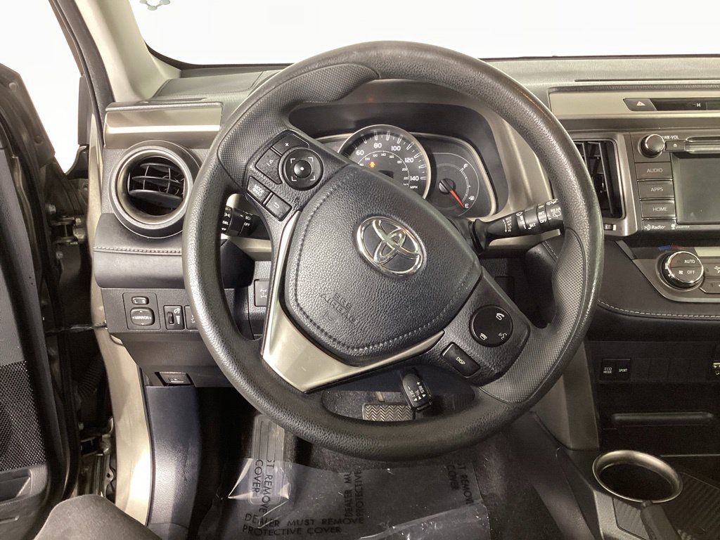 Used 2014 Toyota RAV4 XLE AWD/4WD image 16